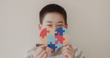 Four in ten Australians regularly feel lonely according to new Telstra report